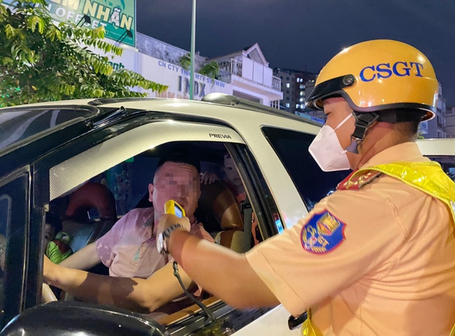 3 ngay nghi Tet Duong lich, CSGT TP.HCM xu phat vi pham 11 ty dong hinh anh