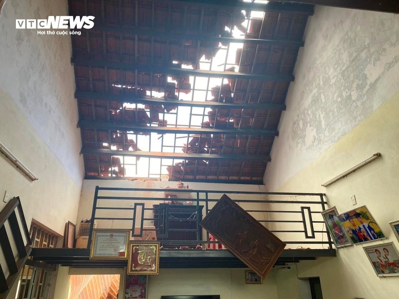 may bay quan su roi anh 2