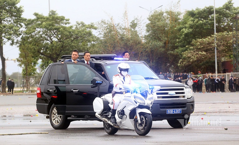 De xuat canh ve cho Thuong truc Ban Bi thu va 2 chuc danh quan trong hinh anh