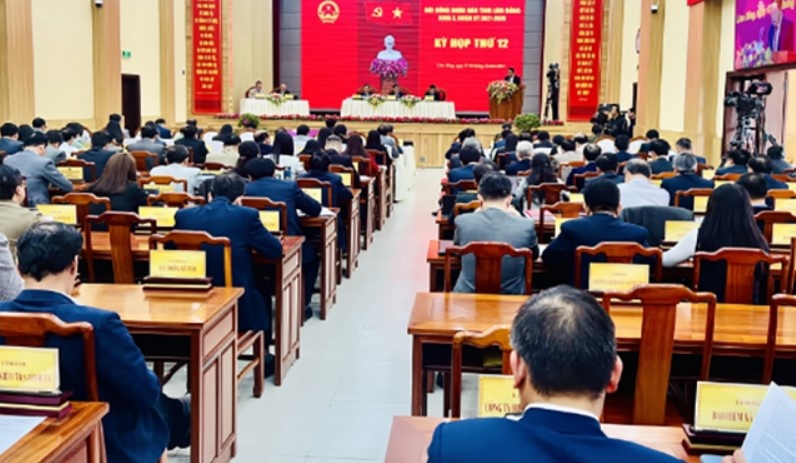 Bi thu Tinh uy di cong tac chua ve, Lam Dong hoa toc hoan hop hoi dong hinh anh