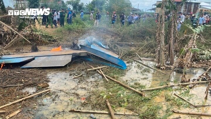 may bay quan su roi anh 4