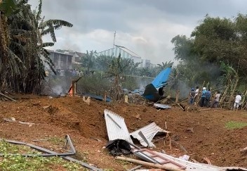 Hien truong may bay quan su roi o Quang Nam hinh anh