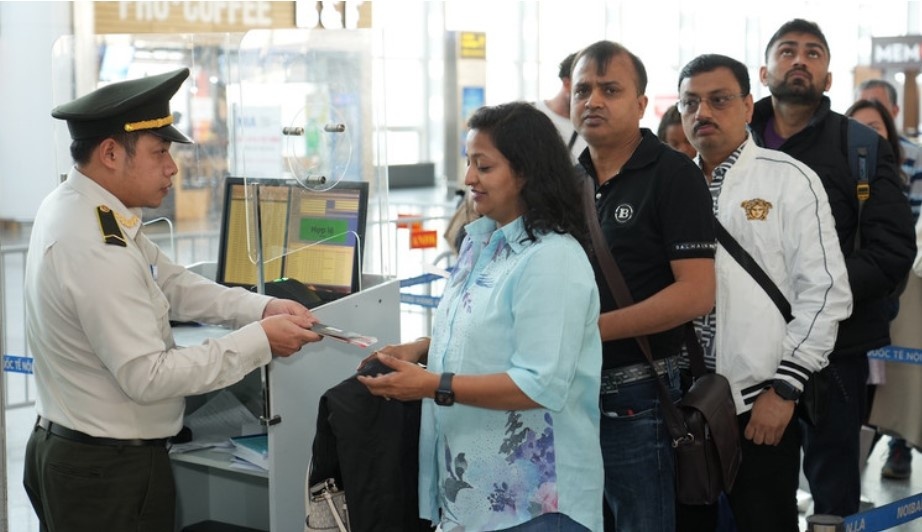 gia ve may bay anh 1