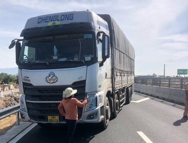 Tai xe tong CSGT anh 1