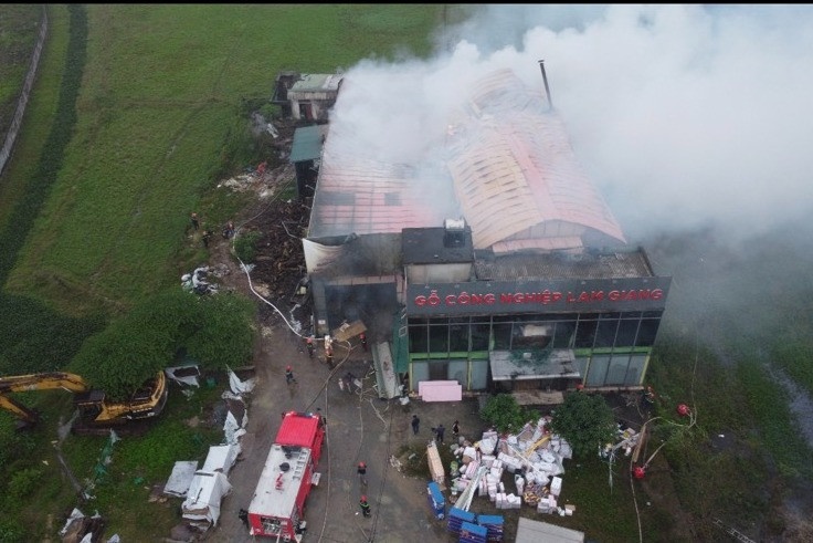 Chay xuong go cong nghiep o Ha Tinh, uoc tinh thiet hai hang ty dong hinh anh