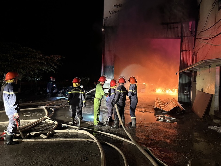 chay lon cong ty go anh 1