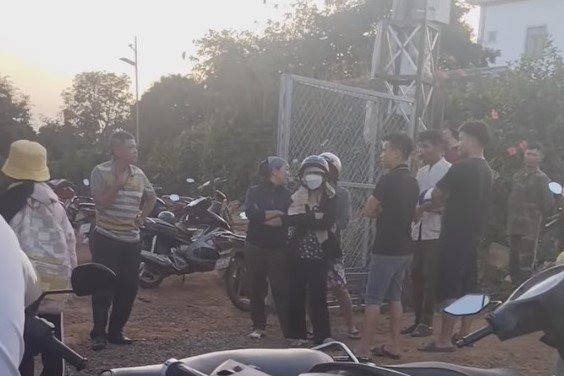 Chu dai ly ca phe anh 1