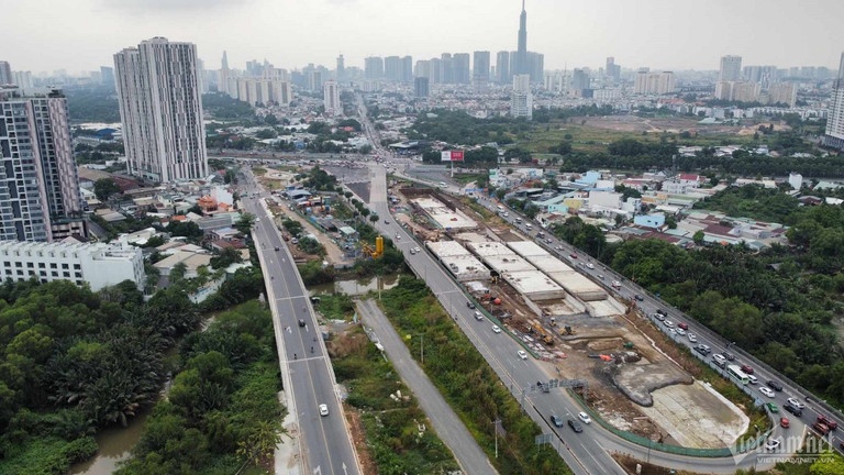 Chu tich TP.HCM lam Truong Ban Chi dao cac du an trong diem hinh anh