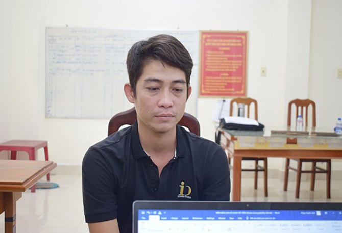 Bat giam thanh nien cam dao tan cong thieu ta cong an hinh anh