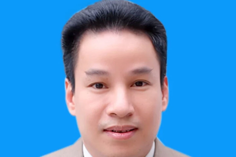 Bat tam giam giam doc So Giao duc va Dao tao Ha Giang hinh anh