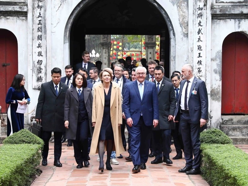 Tong thong Duc tham quan Khu Di tich Lich su Van Mieu-Quoc Tu Giam hinh anh