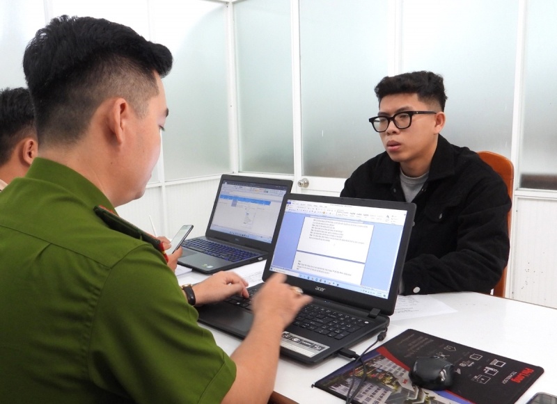 Loi dung viec doi ngoai te de lua dao hang ty dong hinh anh