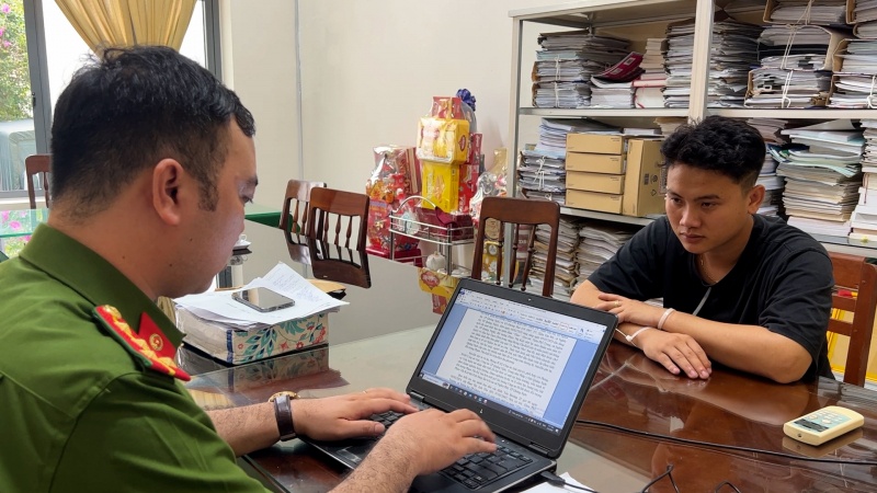 Tiec sinh nhat anh 1