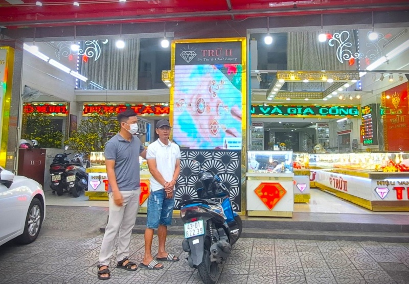 Cuop giat day chuyen anh 1