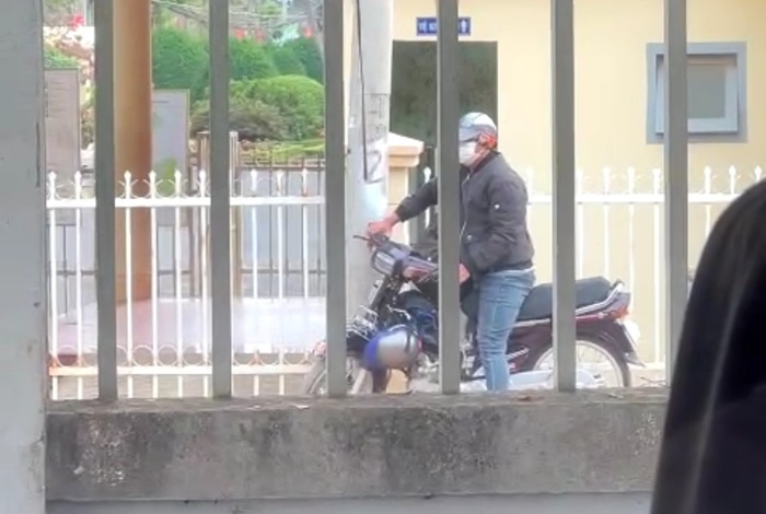 Ten cuop chia sung vao nhan vien ngan hang cuop hang ty dong hinh anh