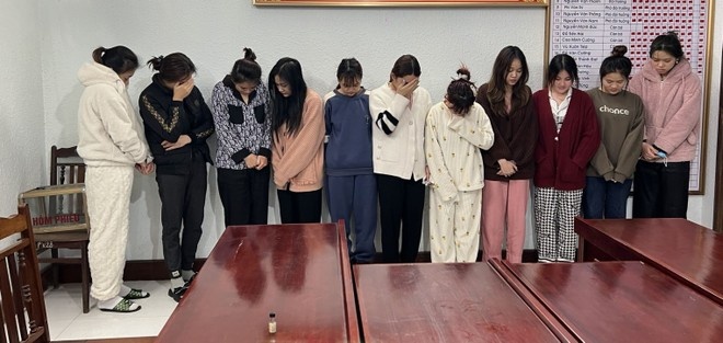 Karaoke Ven Song,  Bay lac anh 1