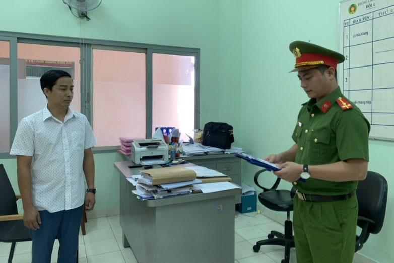 Tam giam giam doc buon lau gan 600 tan hat dieu tho hinh anh