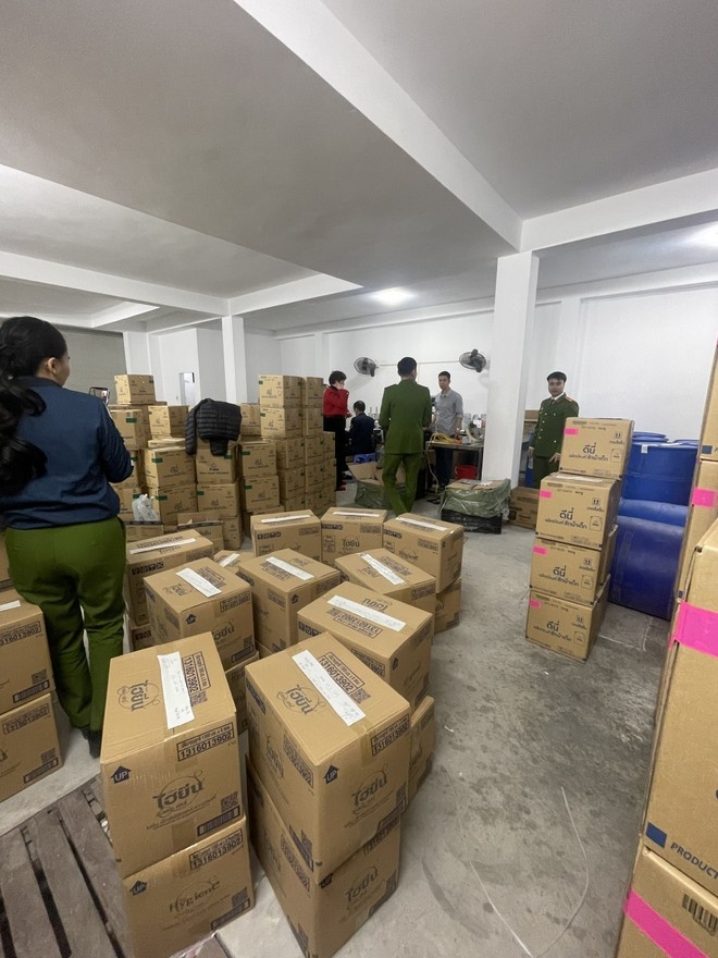 Nhan hieu D-nee,  nhan hieu Rejoice,  nhan hieu Hygiene anh 2