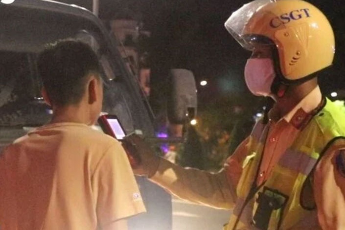 Phat canh cao vi pham giao thong trong truong hop nao hinh anh