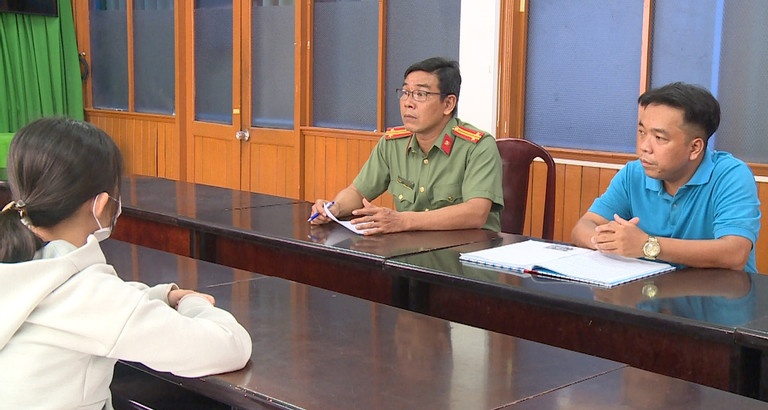 Vay tien tren mang anh 1