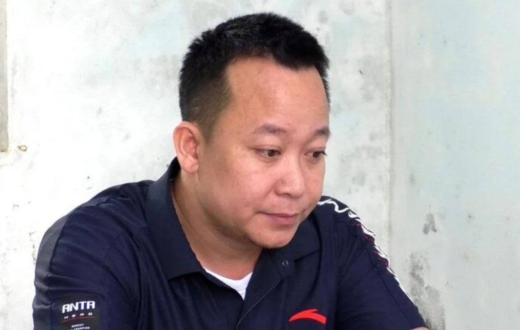 Bat ong trum cho vay nang lai doi lot doanh nhan chuyen lam tu thien hinh anh