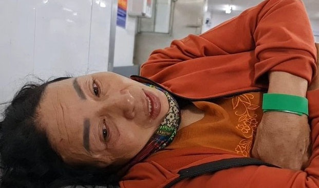 Nan nhan vu tai nan xe khach: 'Moi nguoi hoang loan, diu nhau bo len' hinh anh