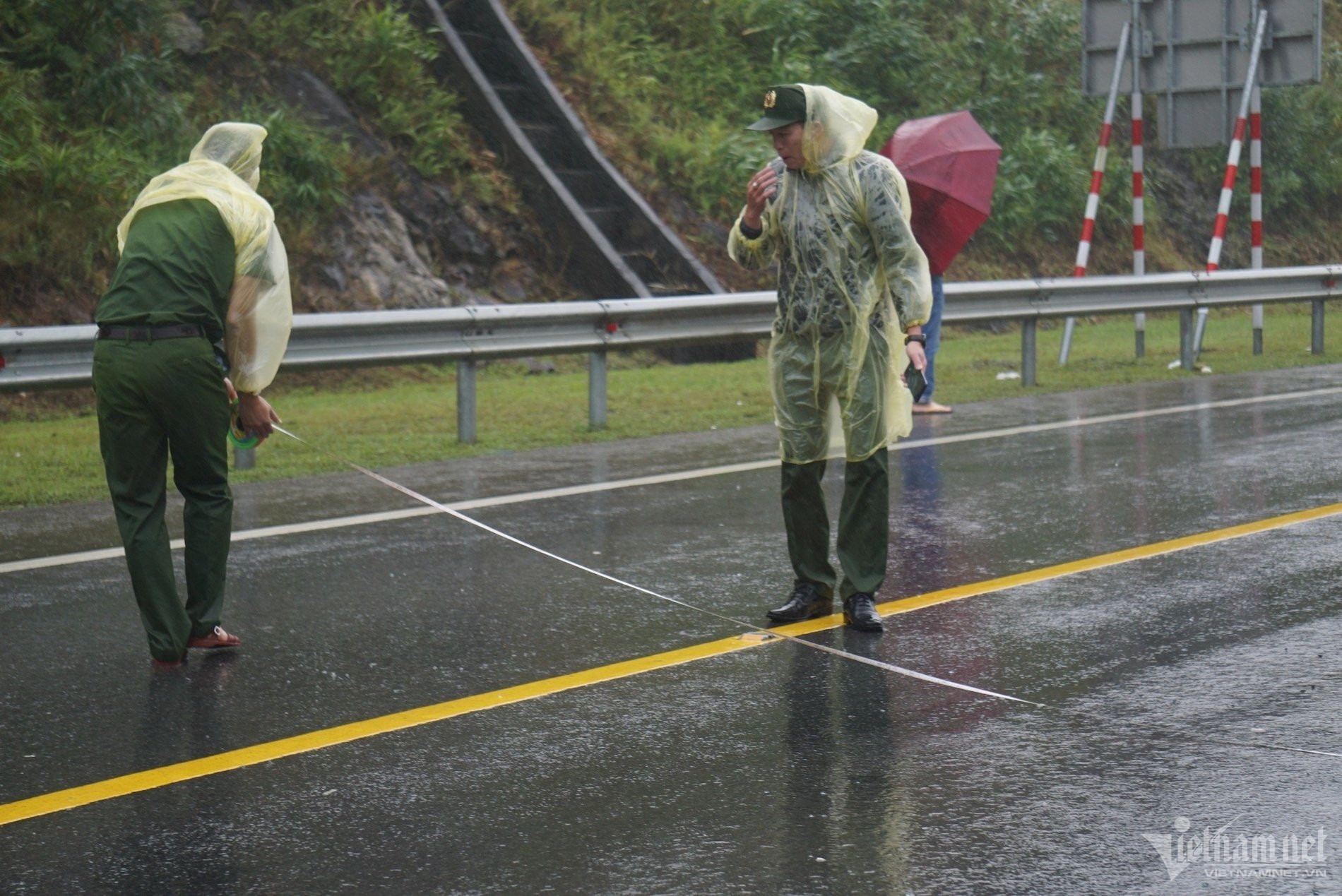 xe khach lao xuong vuc anh 10