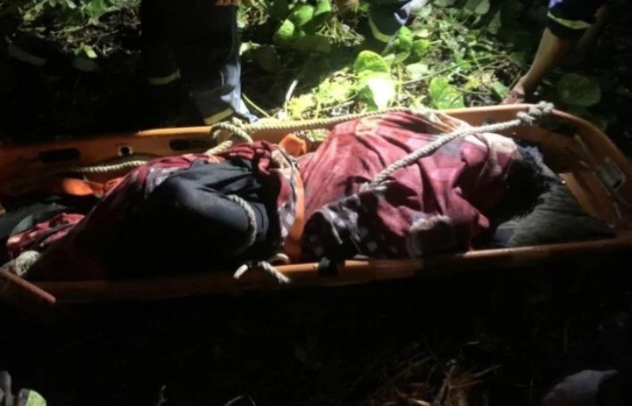 xe khach lao xuong vuc anh 2