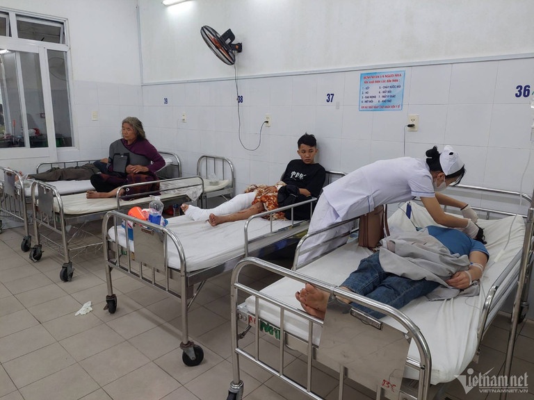 xe khach lao xuong vuc anh 3