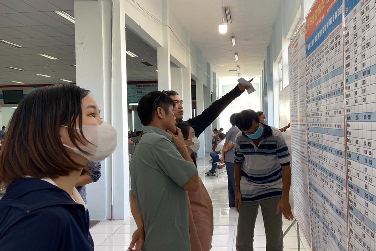 Nganh duong sat tiep tuc bo sung gan 2.000 cho phuc vu khach di tau hinh anh