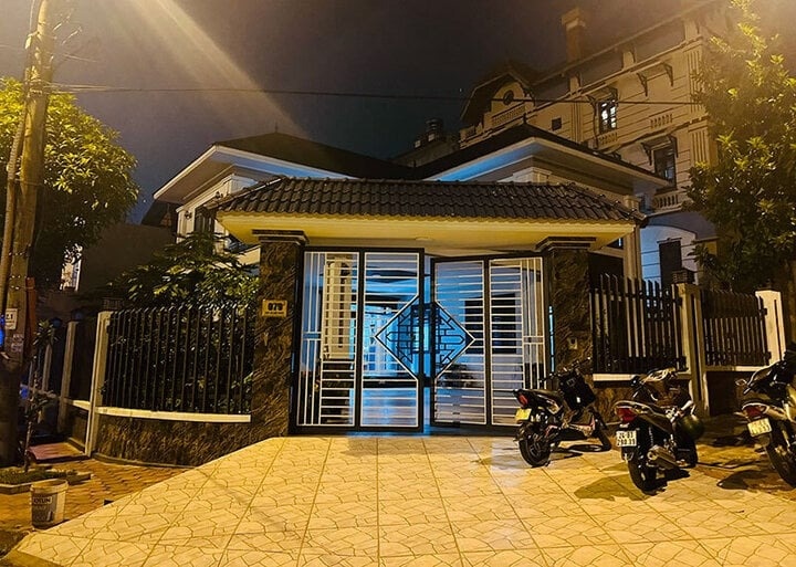 Bat giam nguyen Giam doc trung tam dao tao lai xe o Lao Cai hinh anh