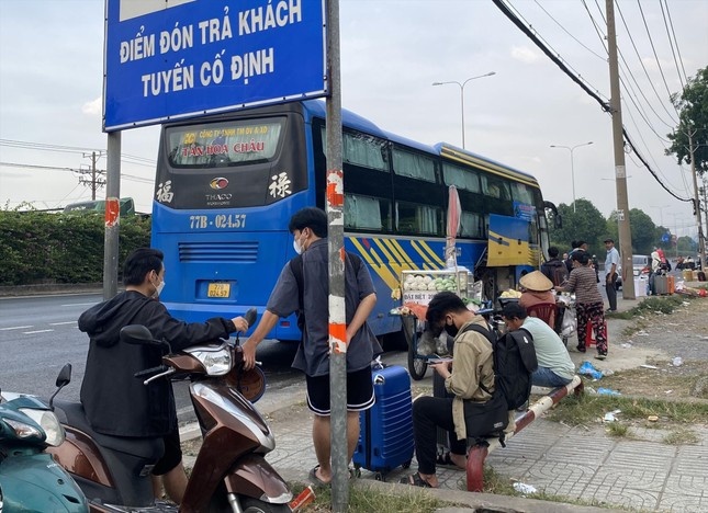 TP.HCM kien quyet xu ly 'xe du', 'ben coc' hinh anh