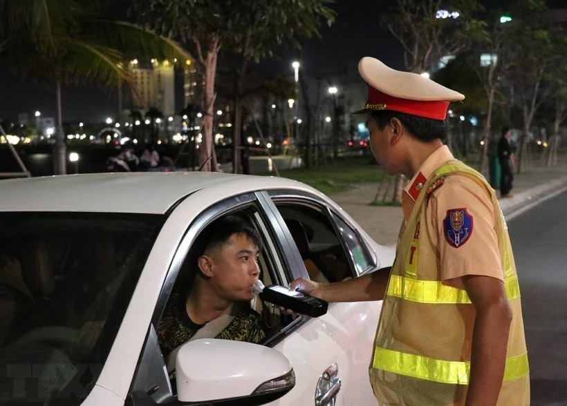 De xuat xac dinh nong do con trong hoi tho cua nguoi lai xe hinh anh