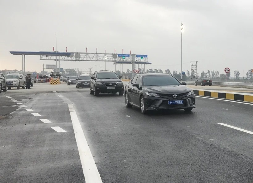 Hai Duong thong xe nut giao 392 voi cao toc Ha Noi-Hai Phong hinh anh