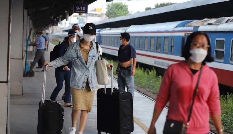 Luu y khi hanh khach di tau Tet Giap Thin 2024 hinh anh