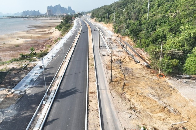 ky luat can bo anh 2