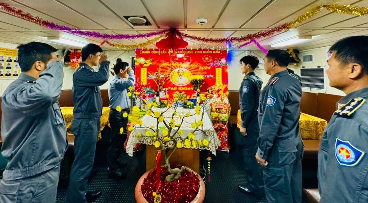 tau kiem ngu Viet Nam anh 1