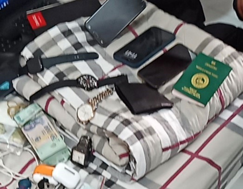 Lua dao hang tram ty anh 1