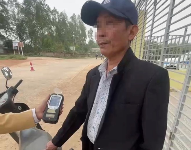 Roi tiec nha ban, lai xe vi pham nong do con hinh anh