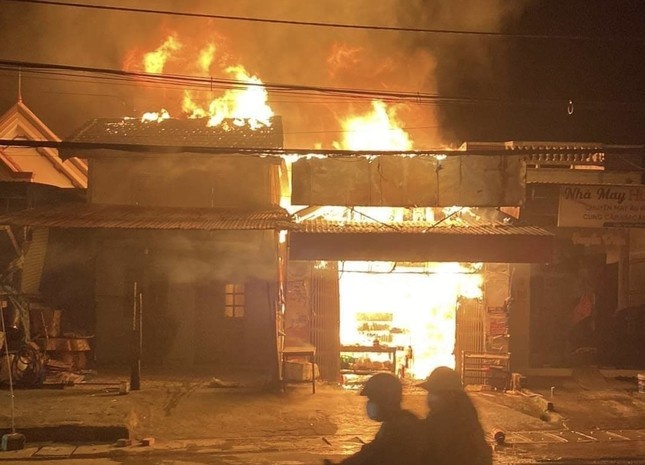 Xac dinh nguyen nhan vu 2 can nha o Kon Tum bi thieu rui dem giao thua hinh anh