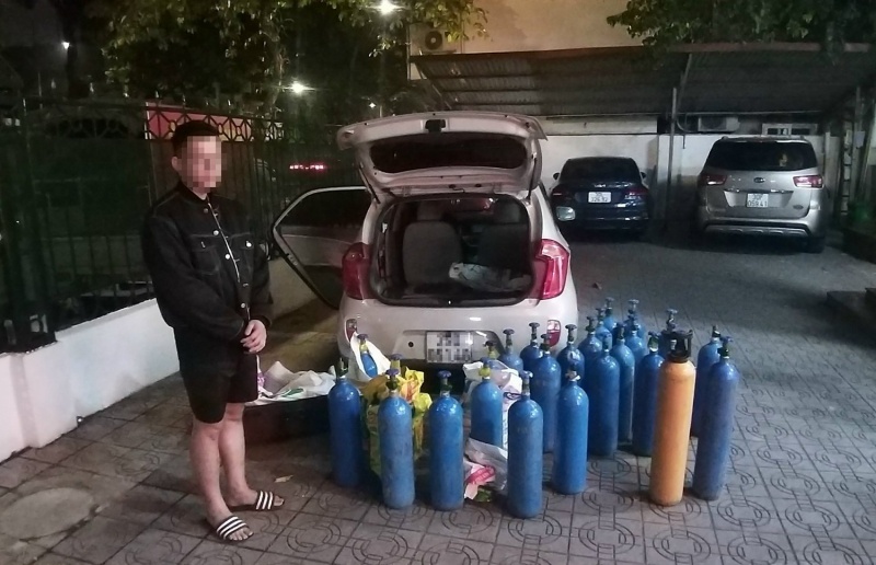 Di ship binh khi cuoi thi gap canh sat 141 hinh anh