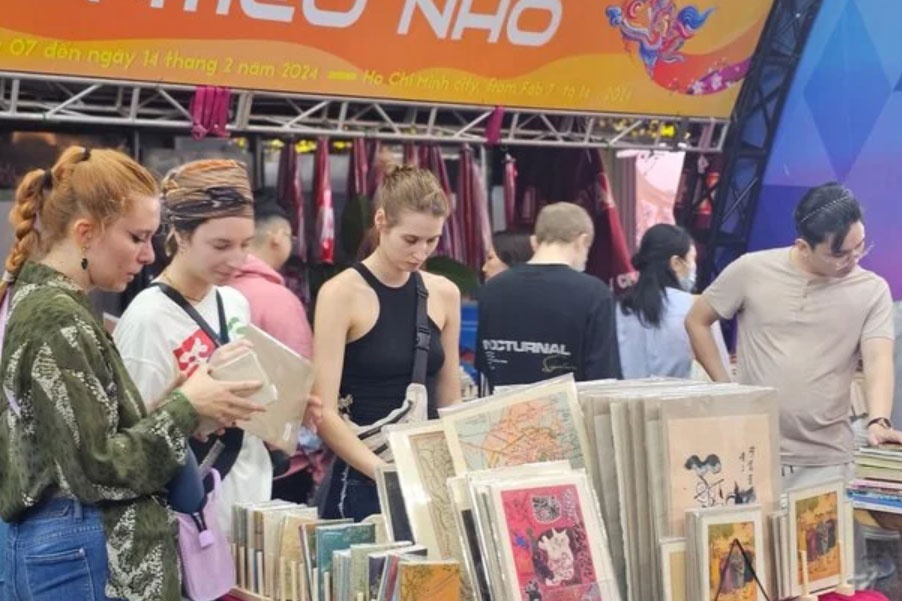 TP.HCM it may, troi nang nong trong mung 2 Tet hinh anh