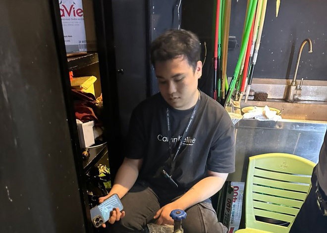 Cong an dot kich bat 'bong cuoi' tai nhieu quan bar o pho co Ha Noi hinh anh