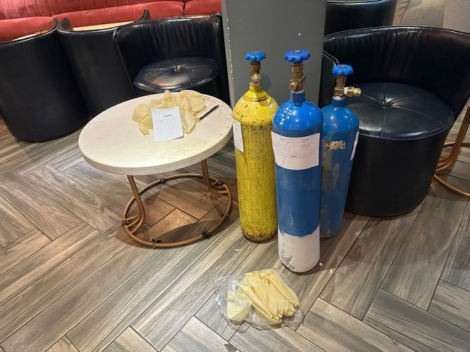 Kinh doanh Eleven,  Quan Eleven,  bar Eleven,  Ha Noi,  Quan  Moth,  bar Moth,  Cici Lounge anh 2