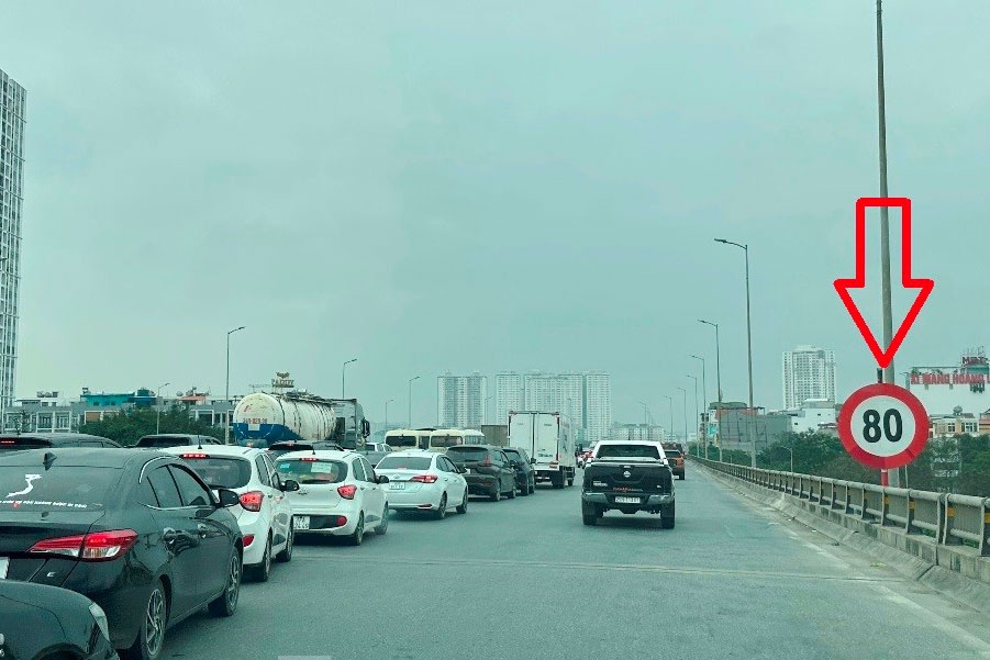 Dong cao toc Phap Van - Ninh Binh vi un tac keo dai hinh anh