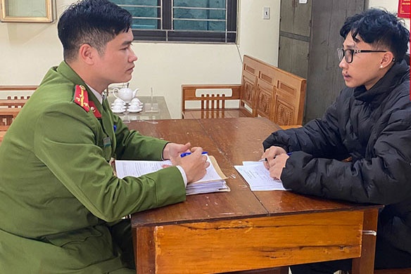 Khoi to tai xe vi pham nong do con bo chay, tong trong thuong CSGT hinh anh