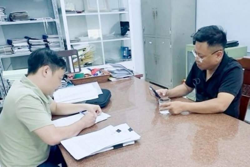 Bat tong giam doc cong ty bat dong san tron truy na hinh anh