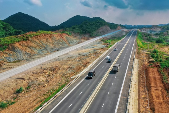 Thu tuong: Tang cuong cong tac hoan thien du an Luat trinh Quoc hoi hinh anh