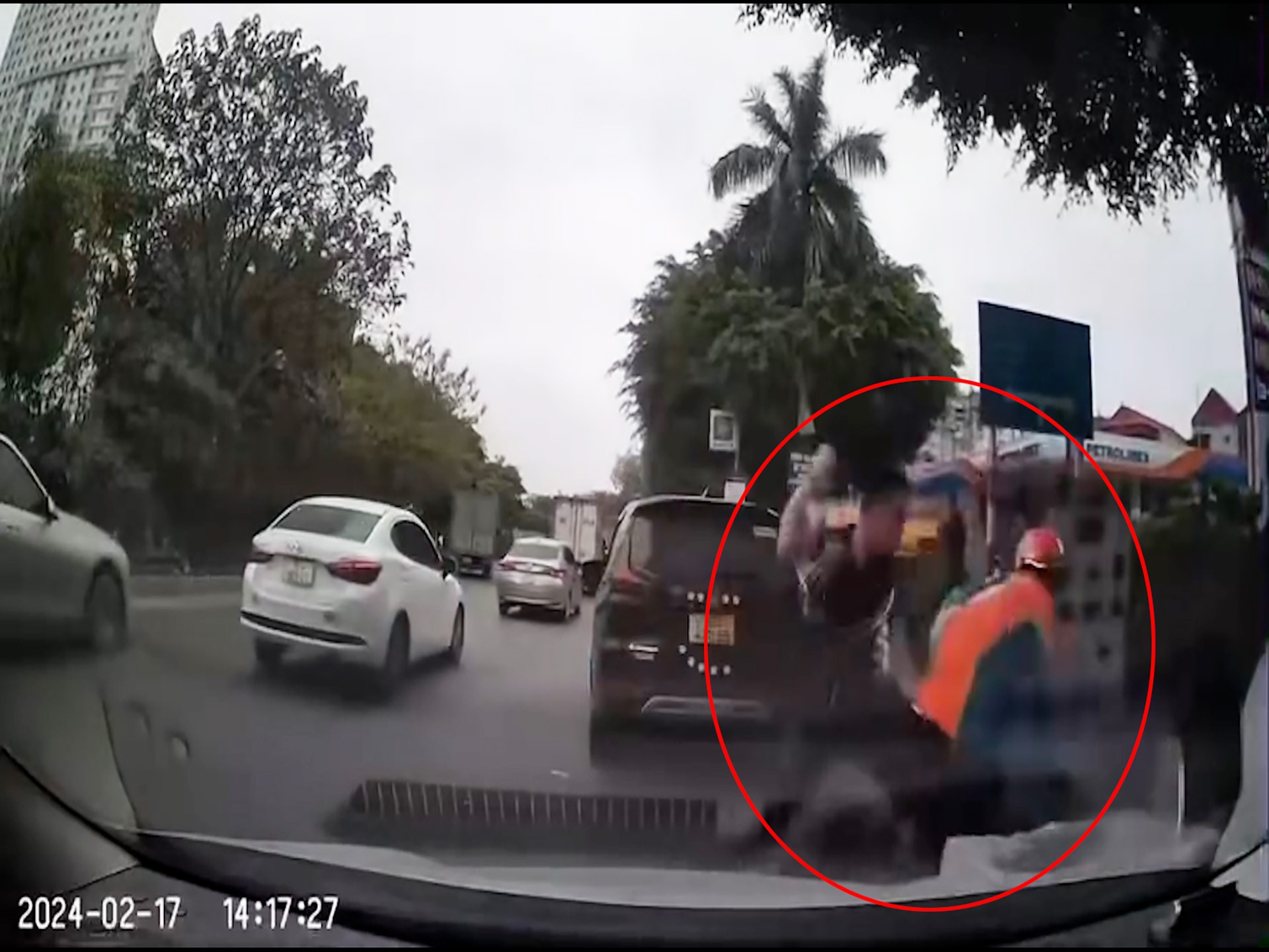 Tai xe dap nga anh 2