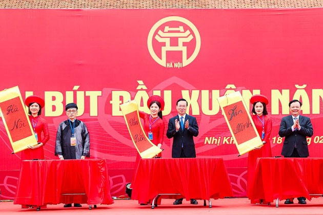 Chu tich nuoc Vo Van Thuong khai but dau xuan tai Ha Noi hinh anh